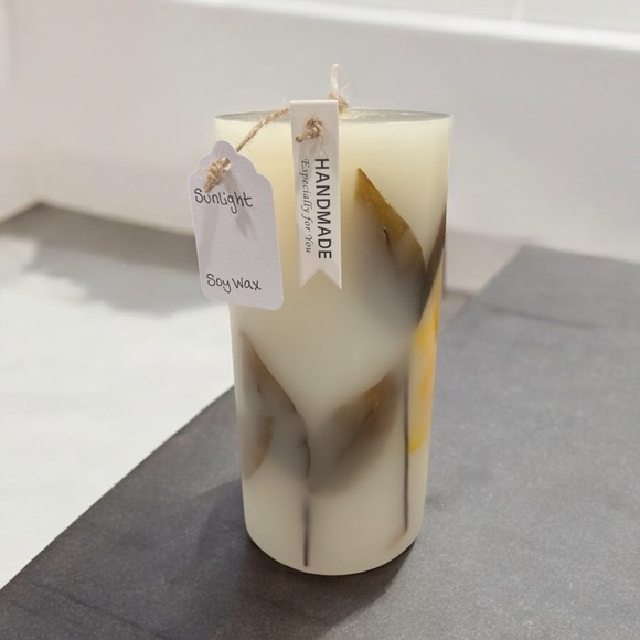 Sunlight Blend Sunflower Soy Wax 6in Candle - Picture 2 of 4